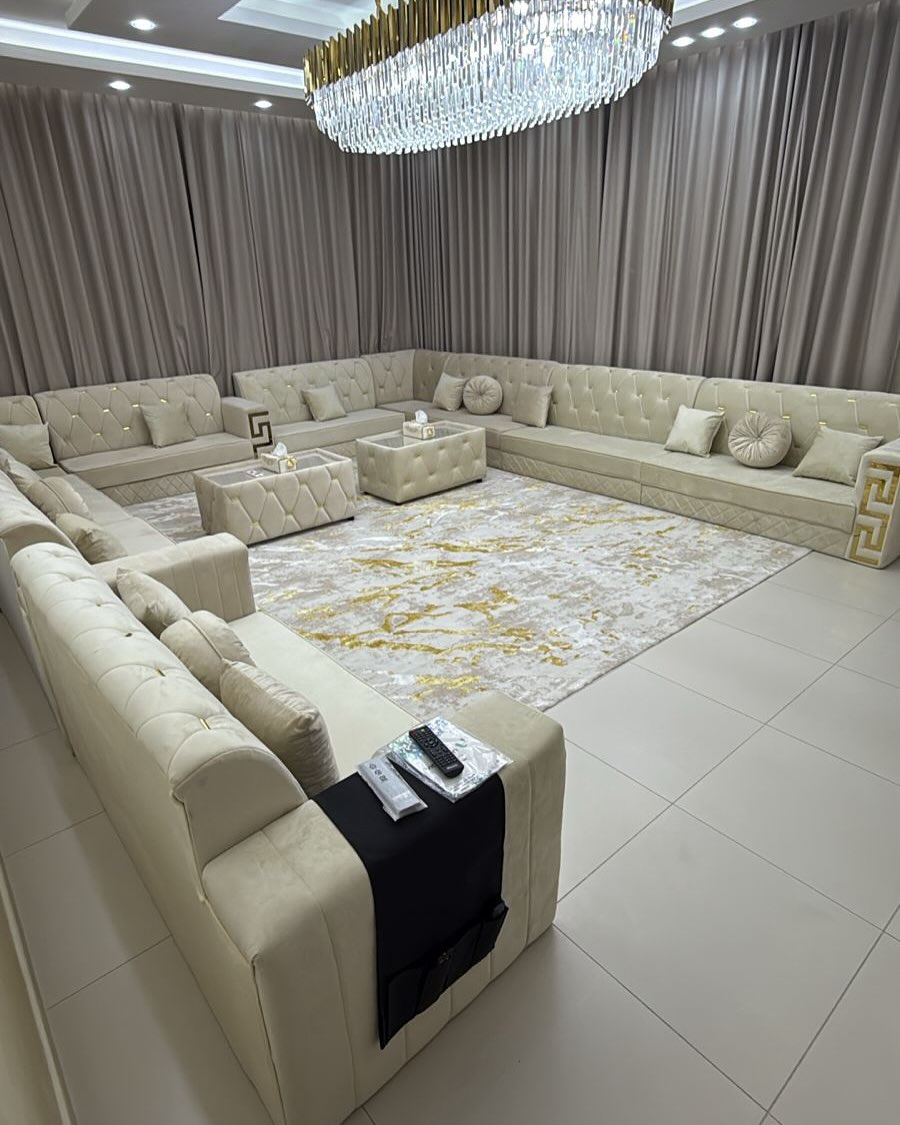 <div class="LeftSideChatMessageHeader_leftSi...